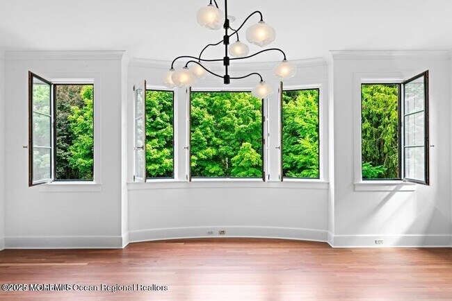 Building Photo - 18 Sheraton Ln