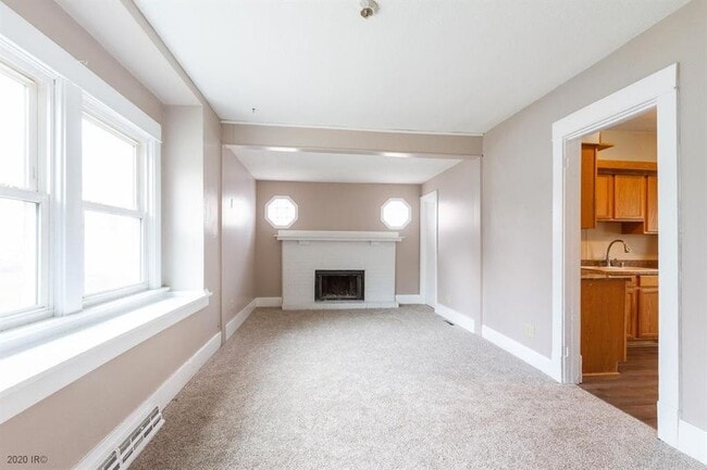 Building Photo - 709 Pleasant View Dr