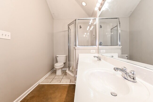 Building Photo - 6951 Parkbrook Ln