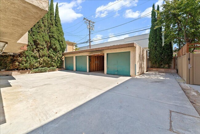 Building Photo - 392 Coronado Ave