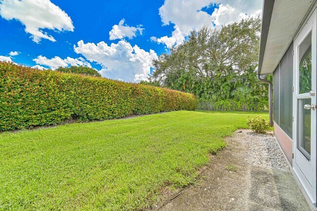 Building Photo - NOW AVAILABLE - Well Maintained Villa in C...