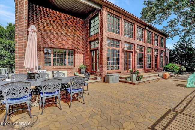 Building Photo - 13 Valley Forge Rd