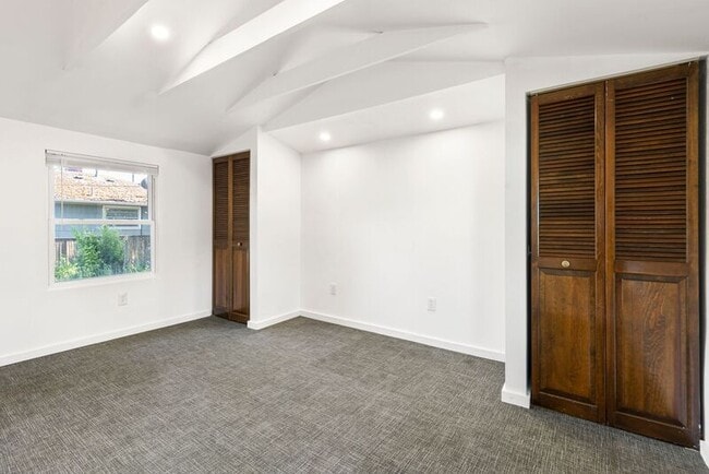 Building Photo - 220 SE 157th Ave