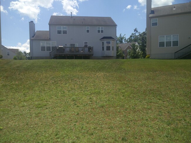 Building Photo - Spacious 4-Bedroom Single Family Home for ...