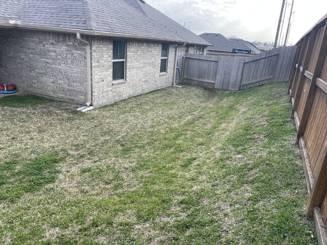 Building Photo - Stylish Single-Story Home with Open-Concept Living in Montgomery!