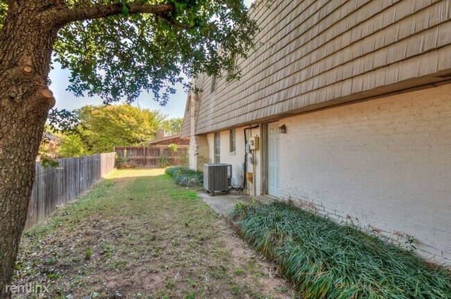 Building Photo - 4 br, 2.5 bath House - 6313 Overcourt Manor