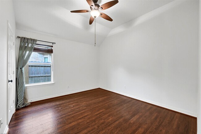 Building Photo - 10106 W Temple Dr