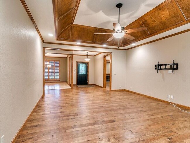 Building Photo - *Rare Find* Stunning Brookhaven 4 Bed 2.5 ...