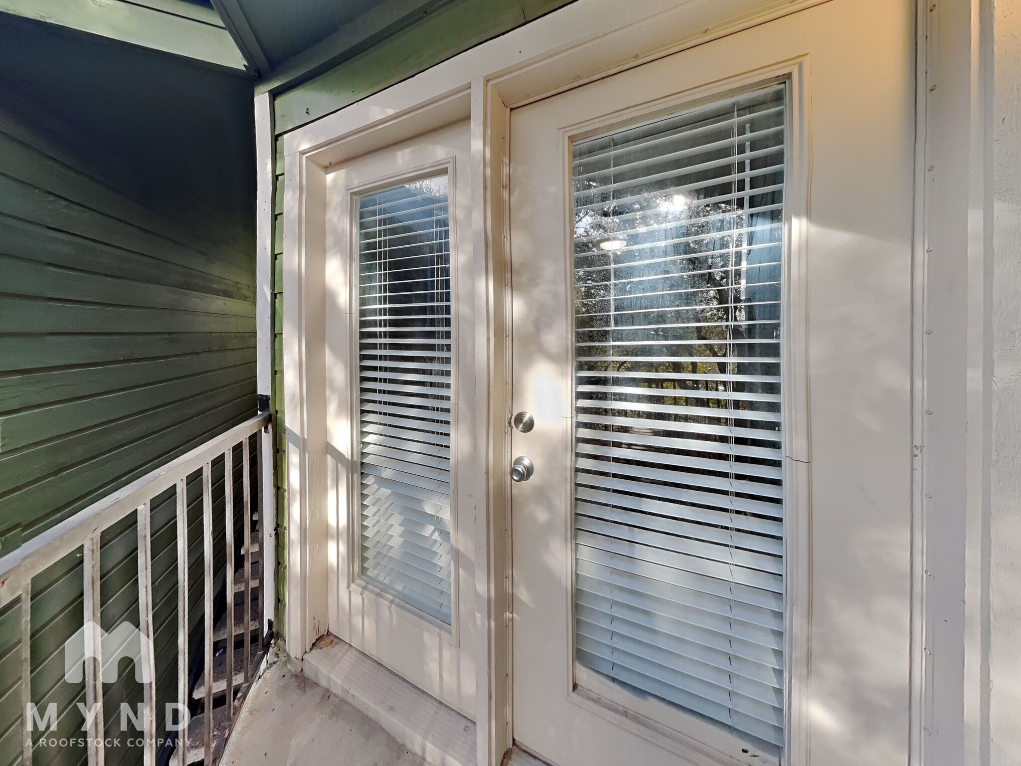 Building Photo - 9823 Walnut St