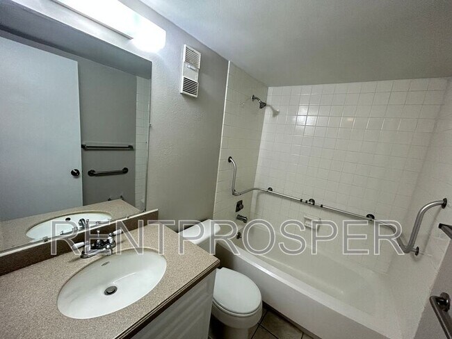 Building Photo - 180 Magnolia Woods Ct