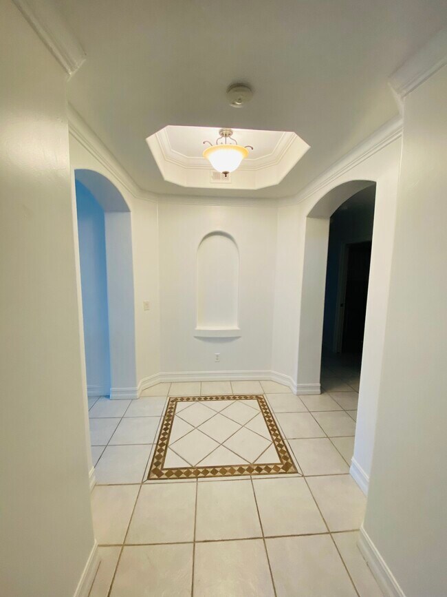 Building Photo - WCR CONDO