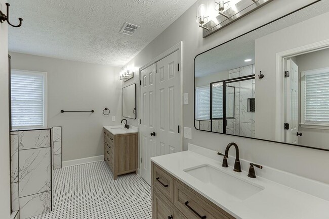 Building Photo - 5570 Cannonero Dr