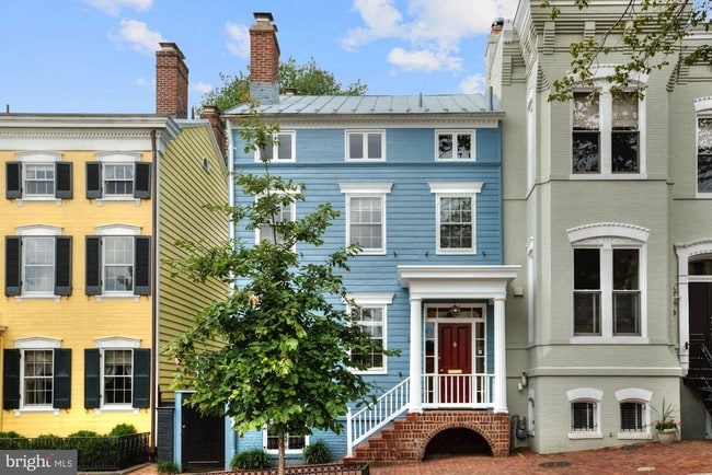 Building Photo - 1228 30th St NW