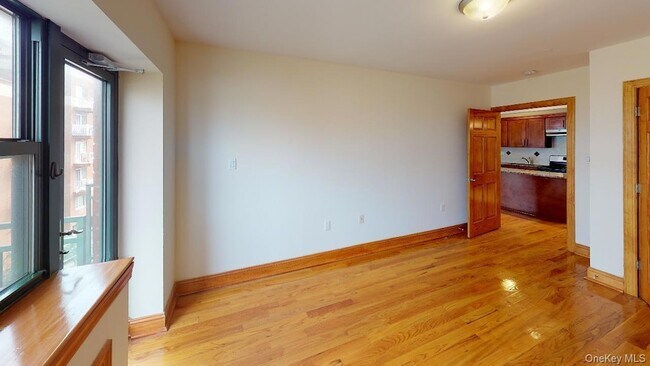 Building Photo - 135-23 82nd Ave