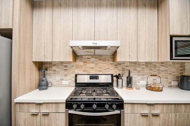 Building Photo - 5811 Fairdale Ln