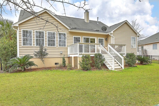 Building Photo - FULLY FURNISHED Mount Pleasant Home! 6 mon...
