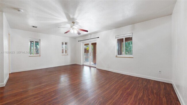 Building Photo - 15755 SW 92nd Ave