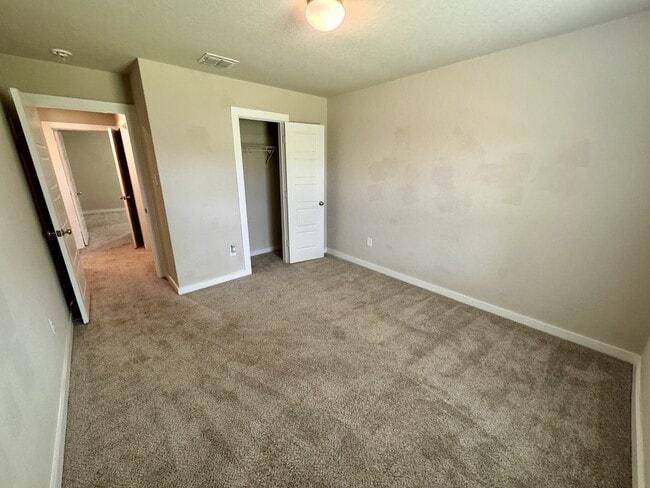 Building Photo - 5539 Pearl Valley