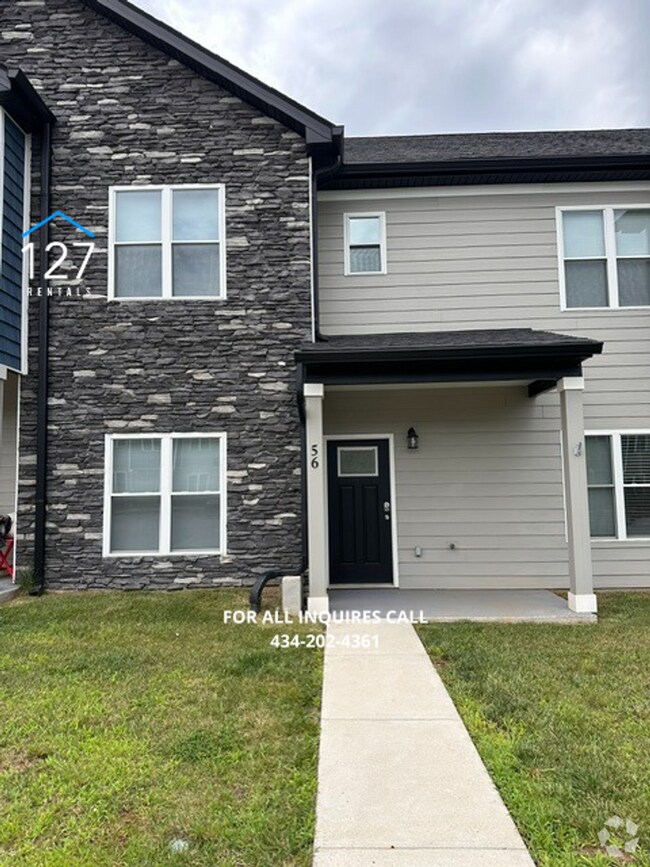 Building Photo - Modern 3-Bedroom Townhome in the Heart of ...