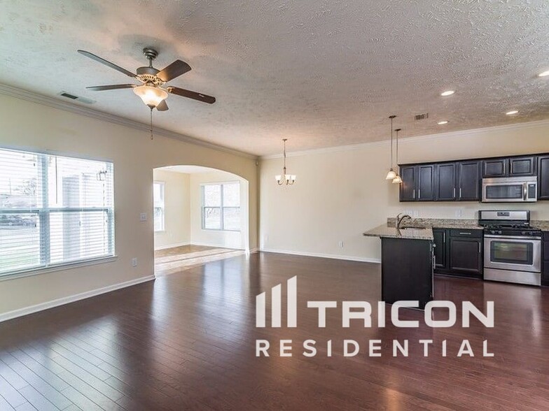 Building Photo - 1033 Middleton Ln