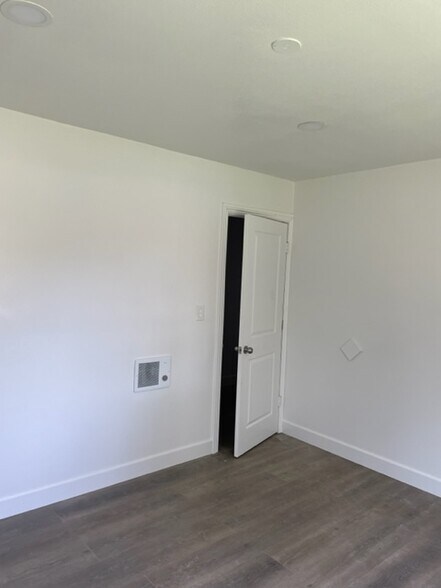 Building Photo - 2543 Yorkshire Way