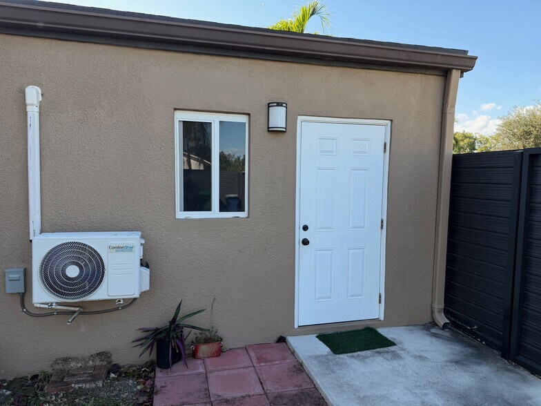 Building Photo - 14850 SW 158th St