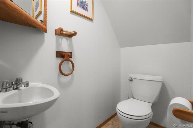 Building Photo - 1 Branch St