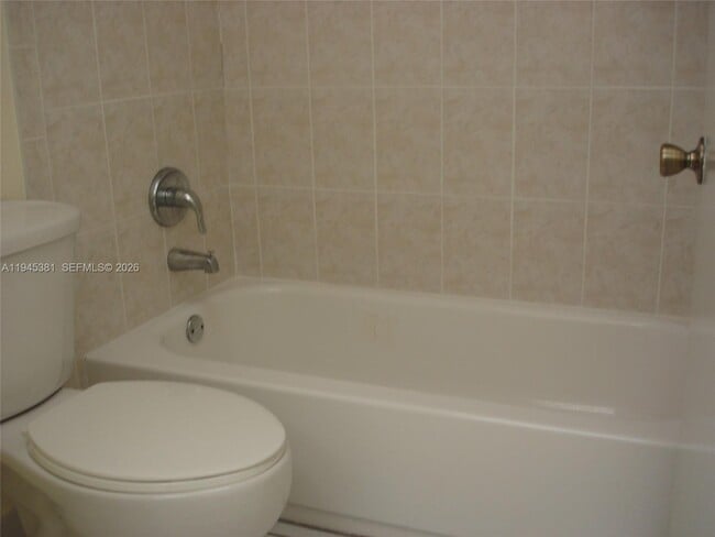 Building Photo - 10865 SW 112th Ave