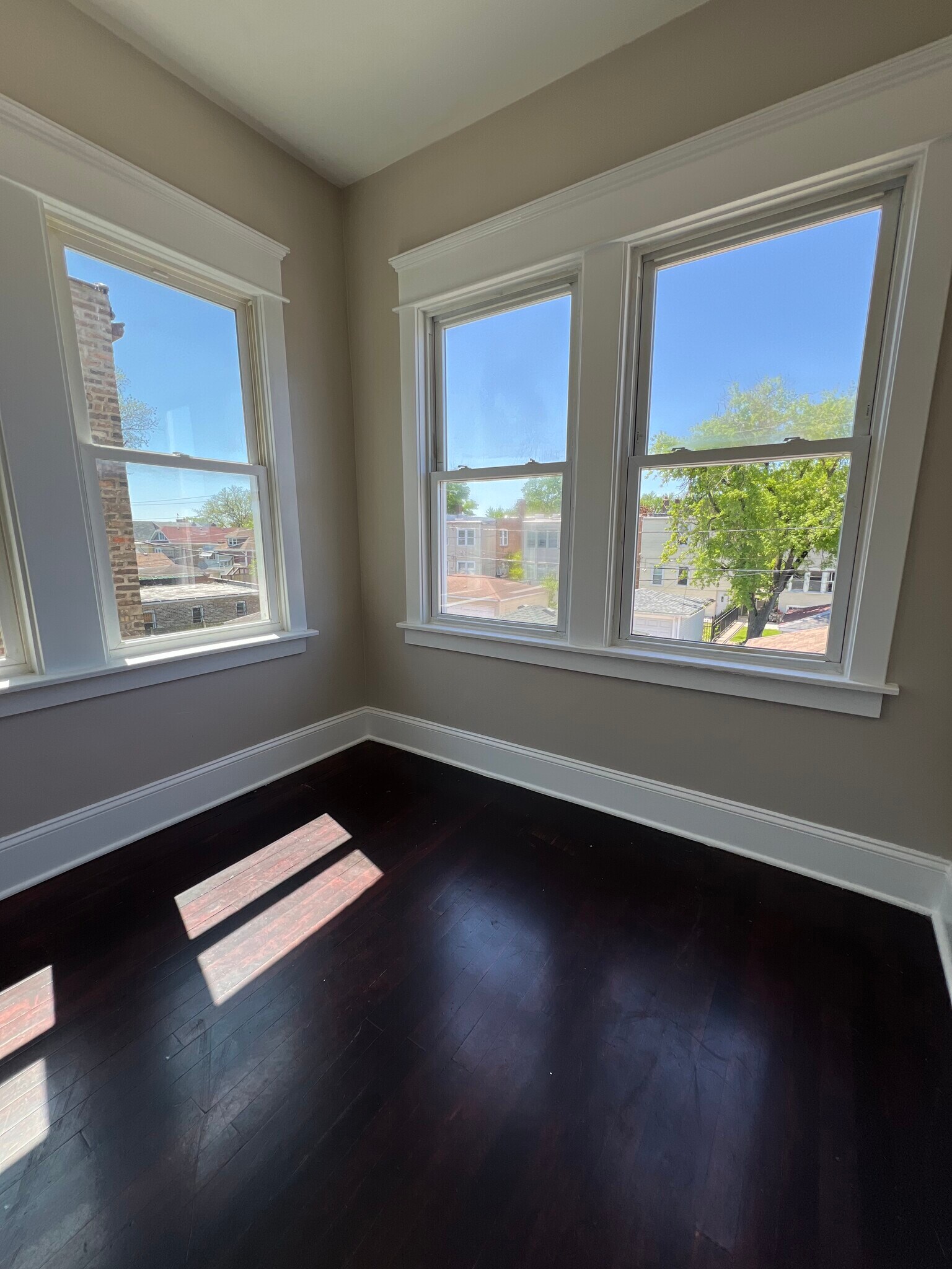 Building Photo - 1828 S 58th Ave