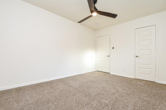 Building Photo - 1010 Woodchurch Ln