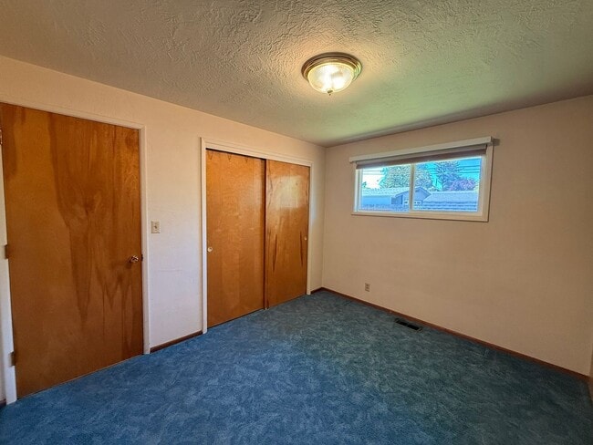 Building Photo - 2148 Grove St