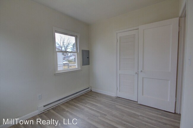 Building Photo - 2 br, 1 bath House - 3856 Johnson Ave