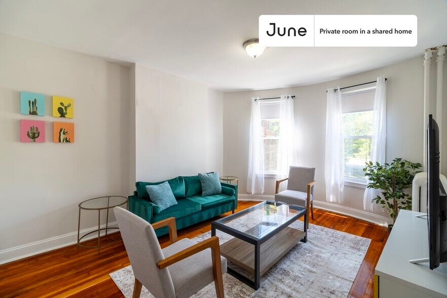 Primary Photo - Room in Shared 4 bed/1 bath home