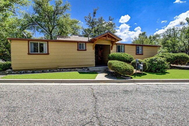 Building Photo - Adorable 2 Bed, 1 Bath Home in Prescott!