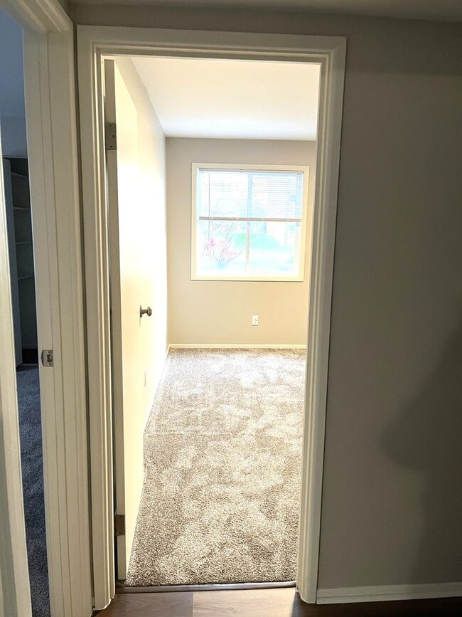Building Photo - Modern 2-Bedroom Apartments in Crown Point, IN – Pet Friendly!