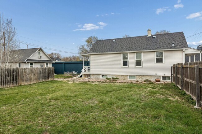 Building Photo - Next to Dog Bar!