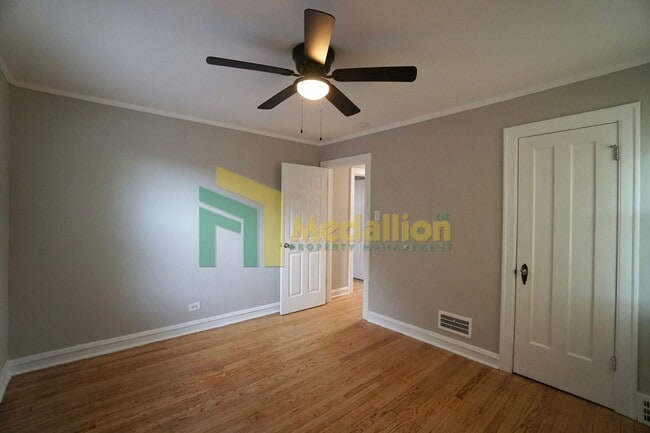 Building Photo - 2048 W 82nd Pl