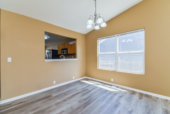 Building Photo - 7367 Glenburn Dr