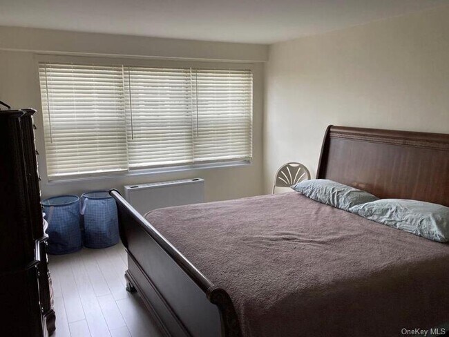 Building Photo - 17-85-85 215th St