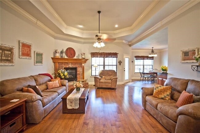 Building Photo - 1051 Hunters Pointe