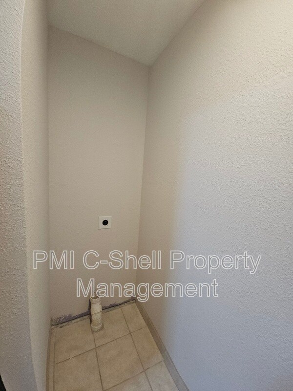 Building Photo - 3409 Green Briar Cir