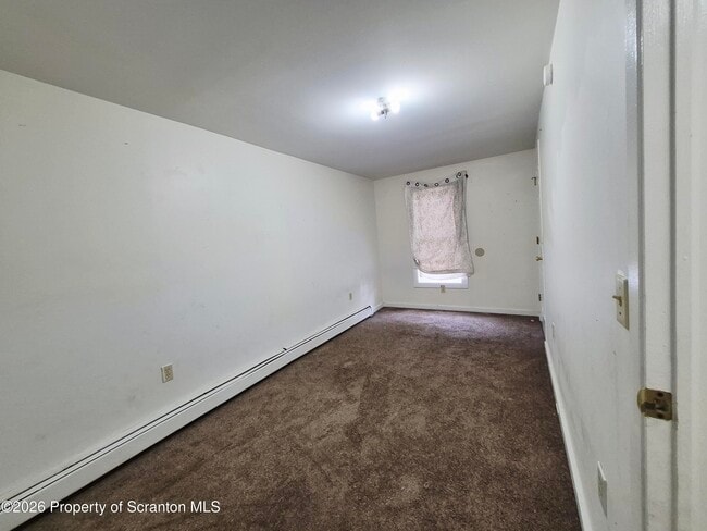 Building Photo - 68 Green Pl