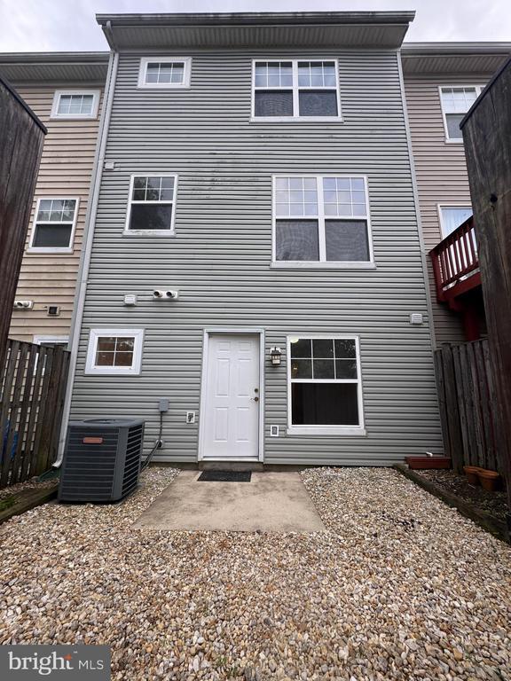 Building Photo - 108 Moore Dr