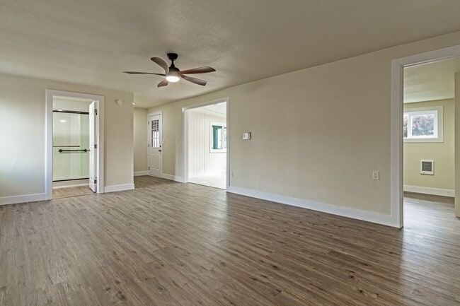Building Photo - Fully Remodeled 3 Bedroom Home in Historic...
