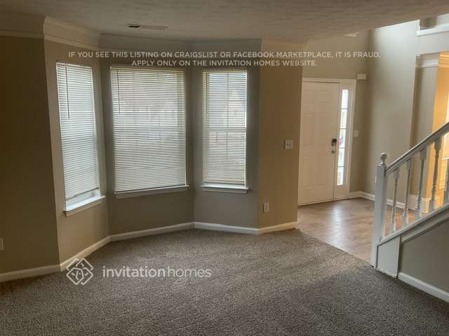 Building Photo - 20 Rock View Ln