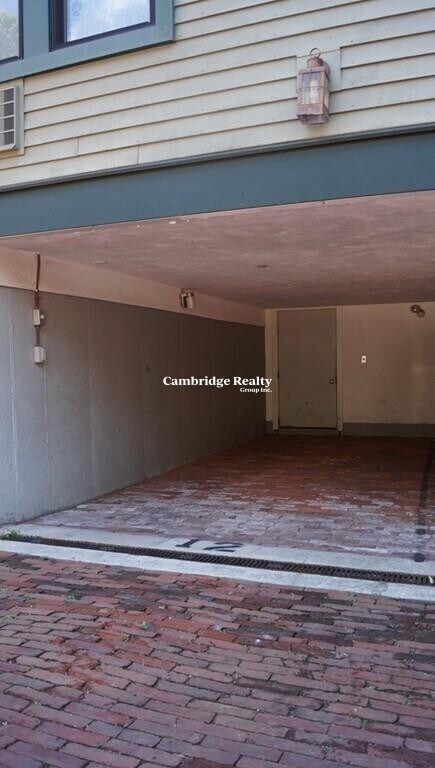 Building Photo - 241 River St