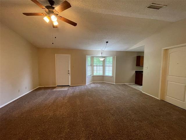 Building Photo - 821 Loganwood Dr