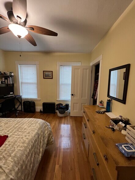 Building Photo - 42 Gorham St