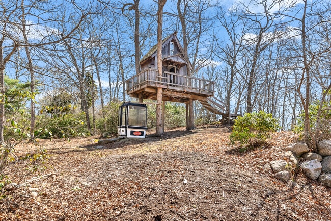 Building Photo - 2717 Perry Ave