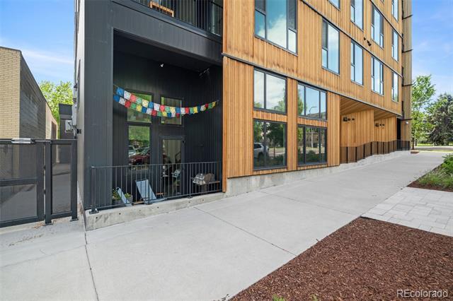 Building Photo - 1601 Park Ave